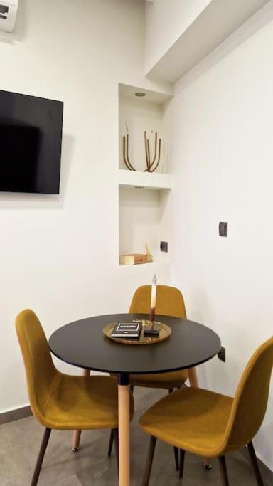 Faronita - Luxury Apt In The Heart Of Kalamata Exterior foto