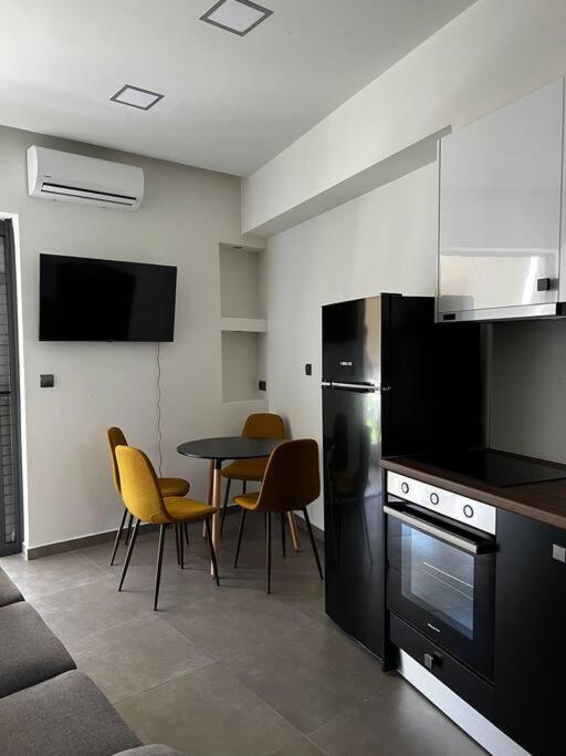 Faronita - Luxury Apt In The Heart Of Kalamata Exterior foto