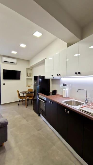 Faronita - Luxury Apt In The Heart Of Kalamata Exterior foto